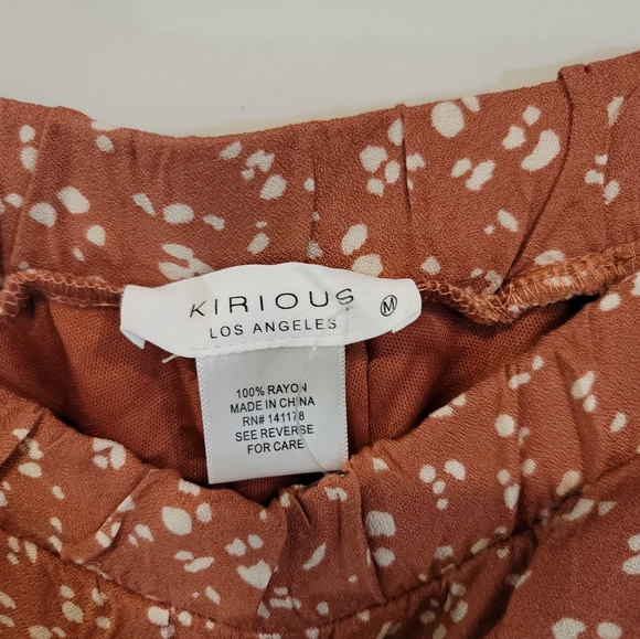 Kirious Los Angeles Floral Short Meduim NWT - Picture 3 of 4